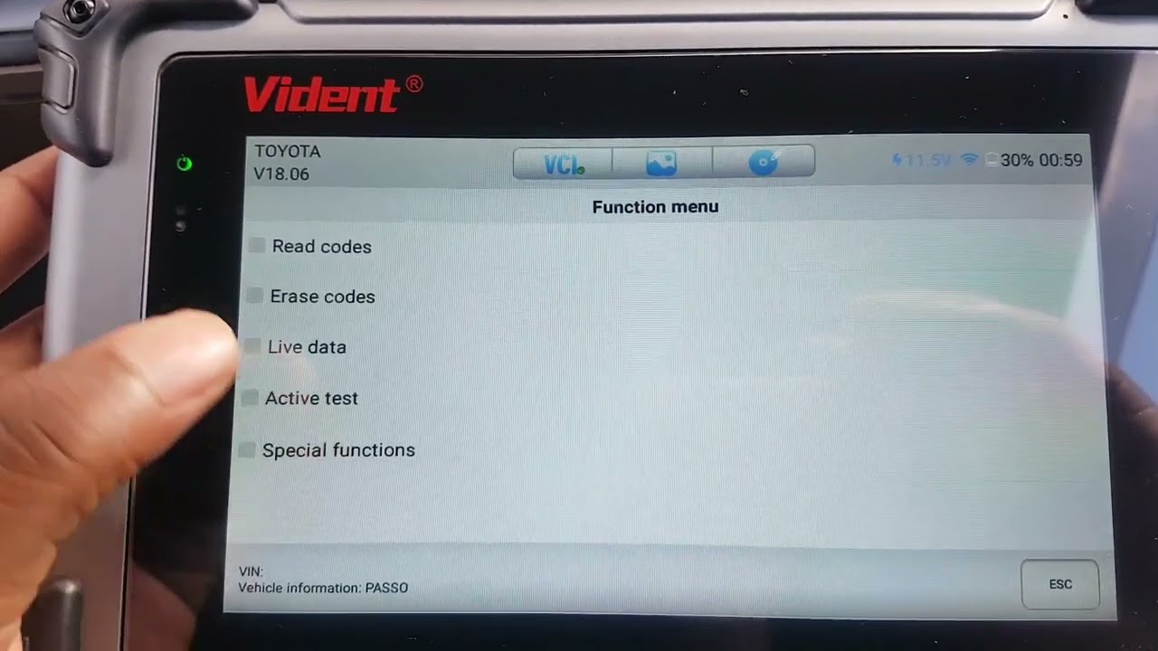 Vident ismart800pro BT diagnostic scanner on Toyota Passo