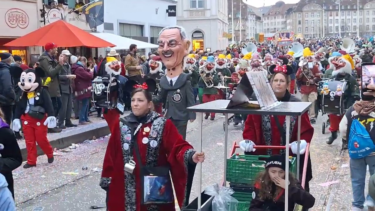 Basler Fasnacht 2024 1/12   u.a.Cortége (Umzug) Impressionen und Eindrücke Rhygass  BS