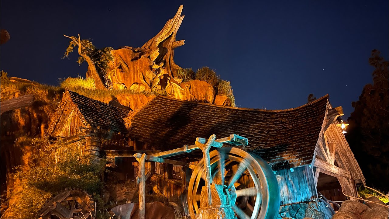 Splash Mountain Full Experience at Night Disneyland POV - December 10, 2022 (4k 60fps)