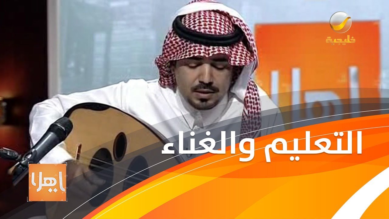 تجربة معلم يجمع بين الرسم والتشكيل ويعزف أجمل الأغاني