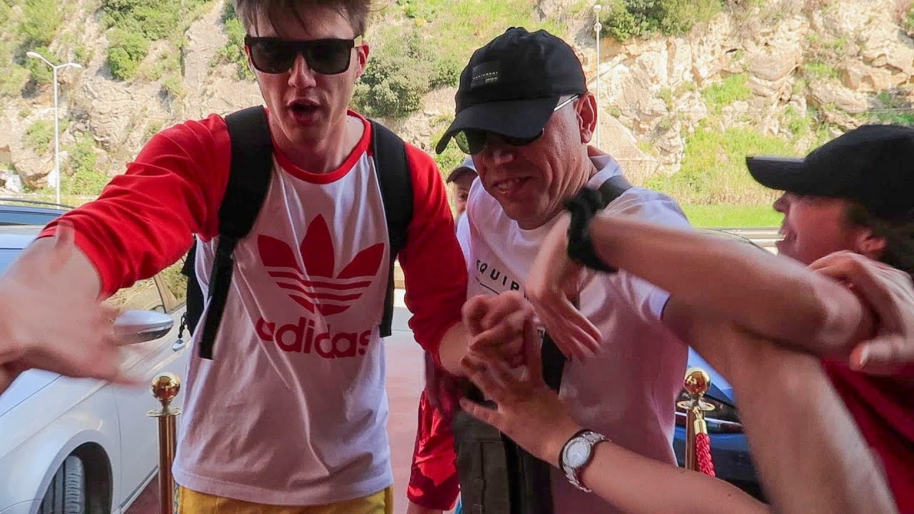 MË KANË SULMUAR FANSAT NË SHQIPËRI!!! | Loti Vlogs