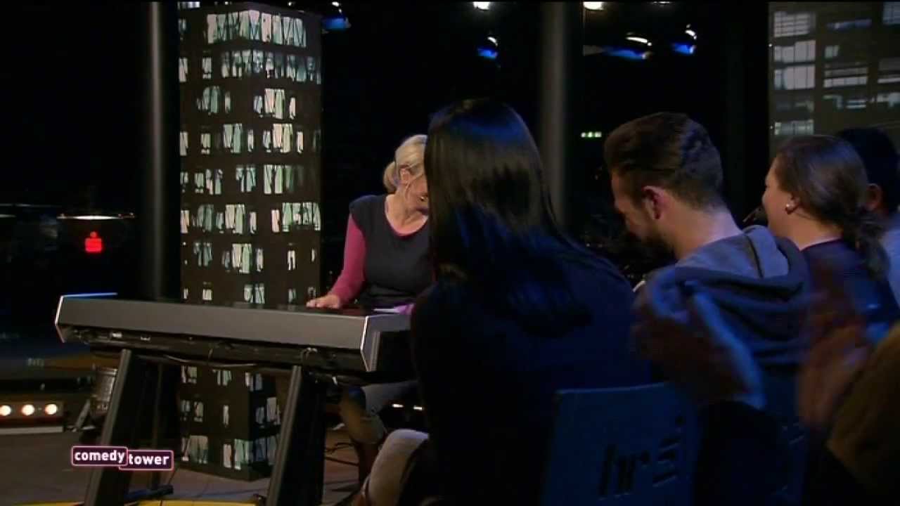Fisch-Fetischistin Barbara Ruscher hat Angst vor Erektion im Schwimmbad - Comedy Tower