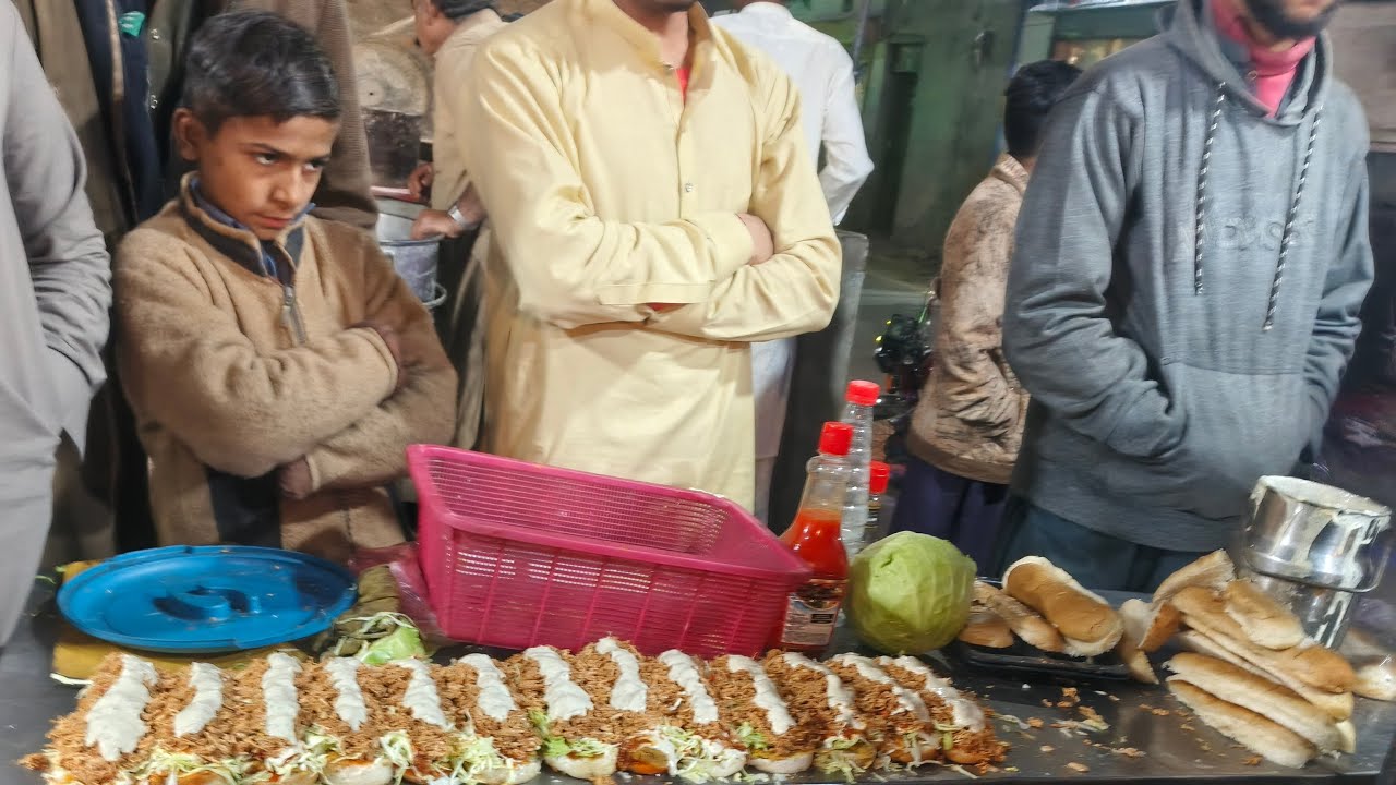 Ahmed pur street food live cooking on Punjab Pakistan