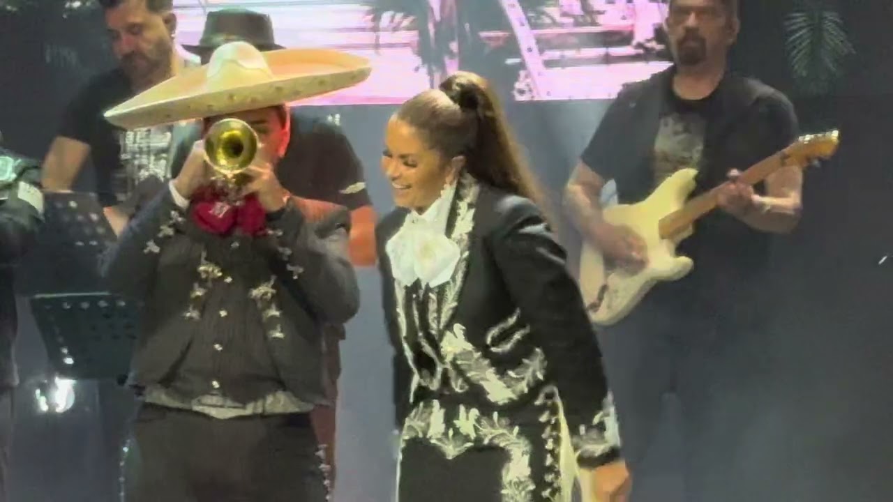 Lucero y Mijares en PR. Mariachi Parte ll. 