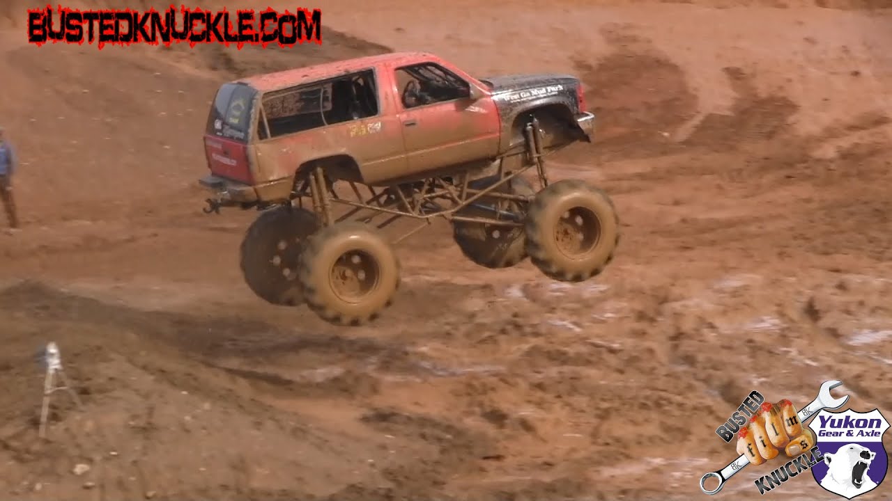 SHOW DAWG MEGA TRUCK HILL N HOLE