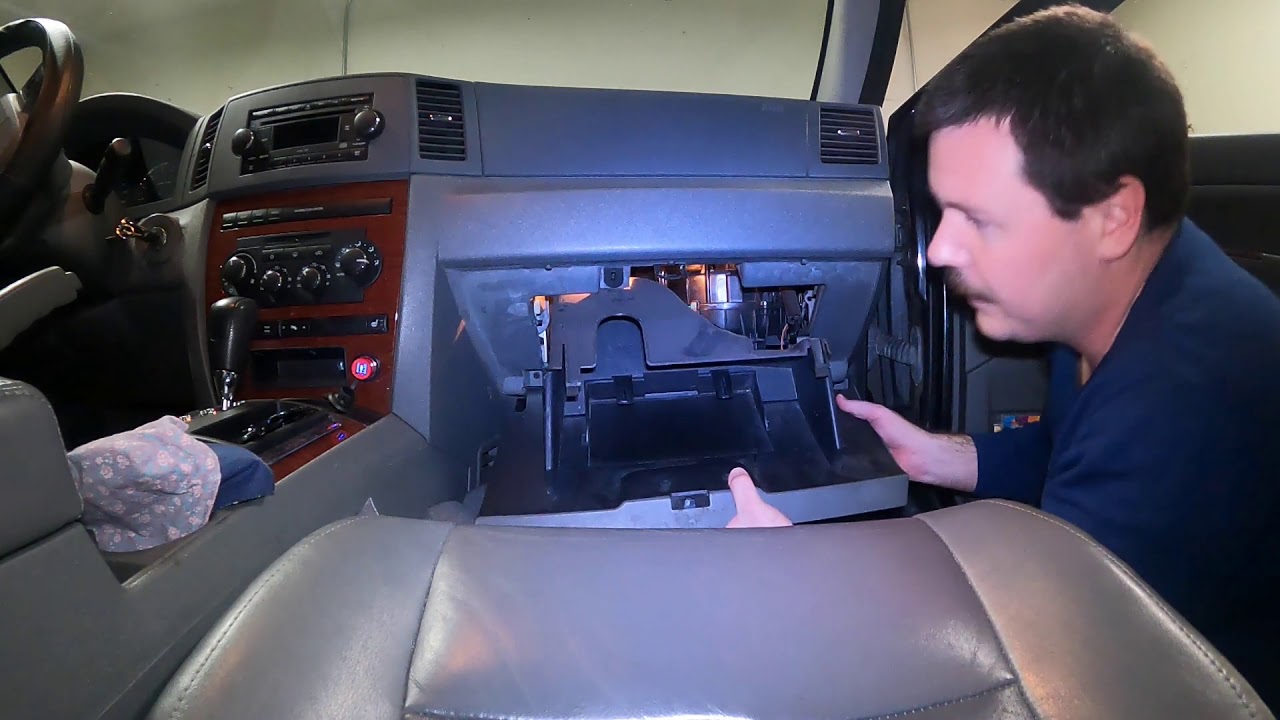 2007 Jeep Grand Cherokee Blower Door Repair, Fixes Clicking Dash Noise, Glove Box Install