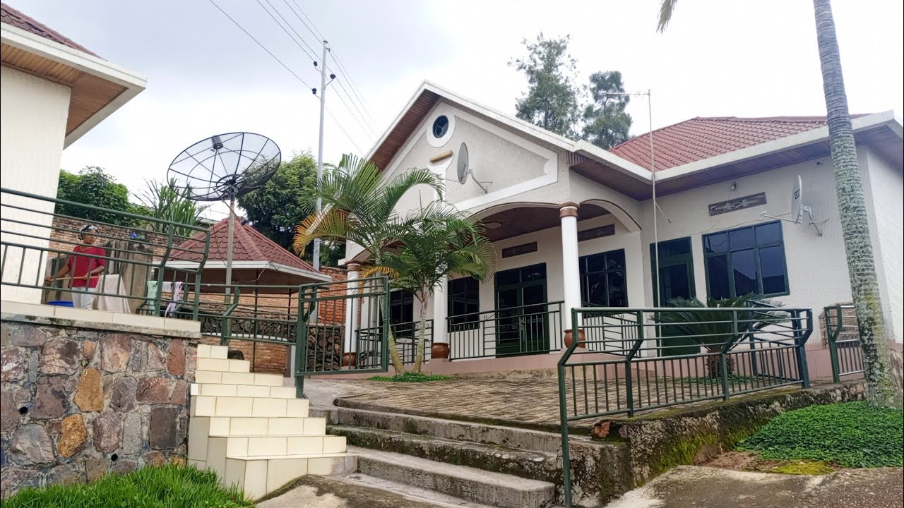umujyi wa Kigali Akarere ka Kicukiro umurenge wa Niboye inzu zigurishwa 185M ziri mukibanza 1300sqm