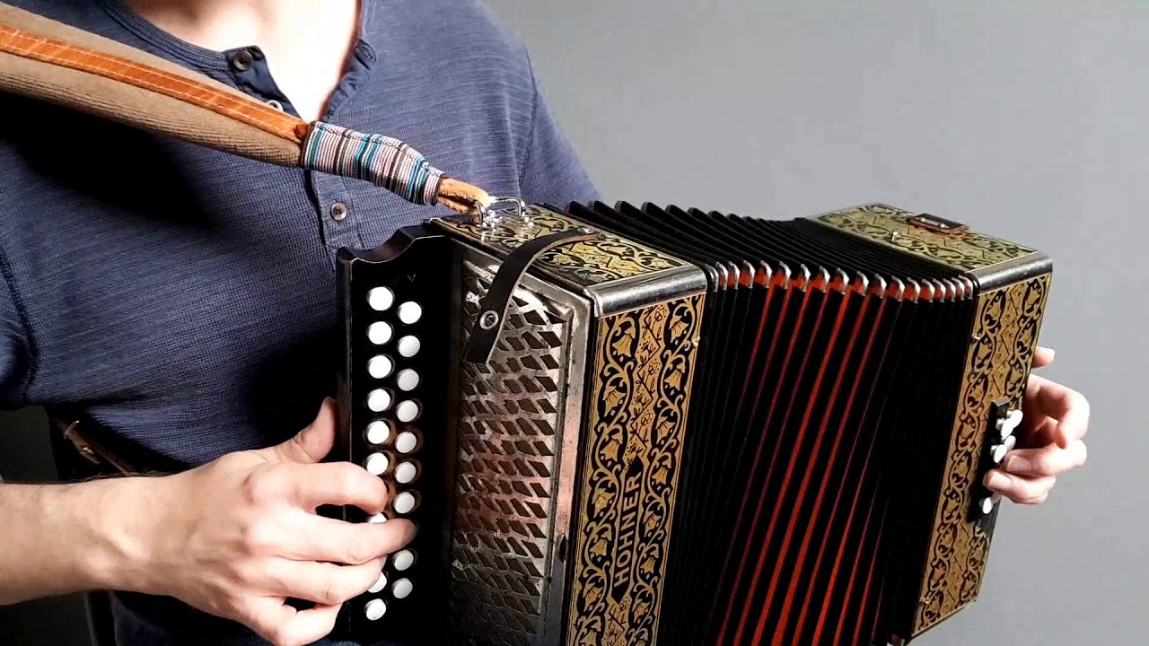 Bourrée De Montfort (Blowzabella, Jo Freya) - D/G melodeon
