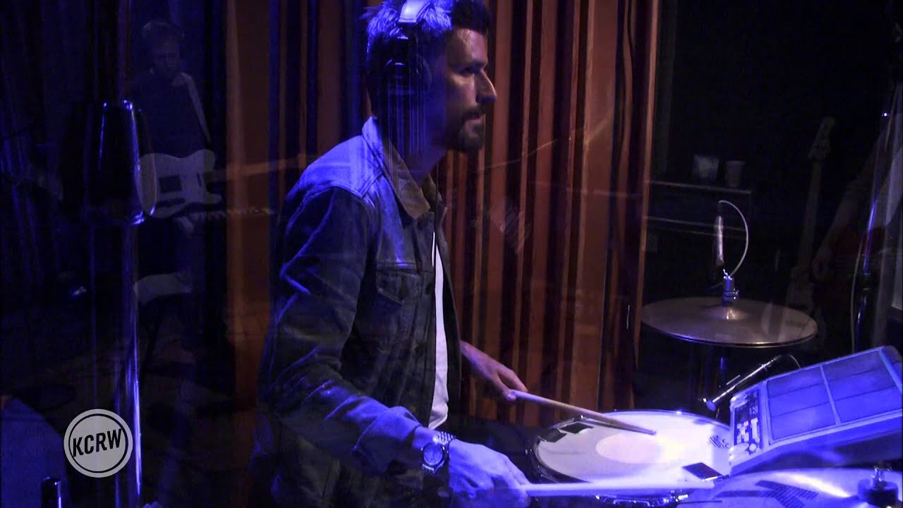 Tom Vek performing 