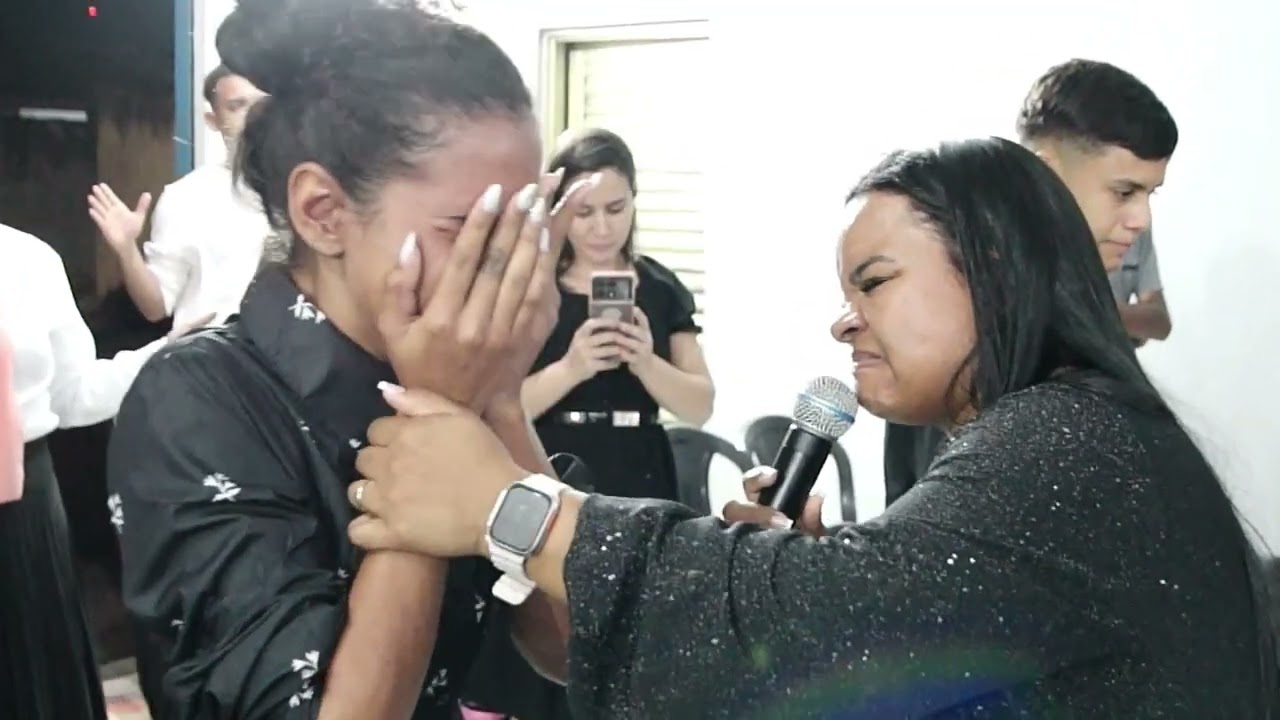Revelações Profundas /  Cantora Danielly Hellen