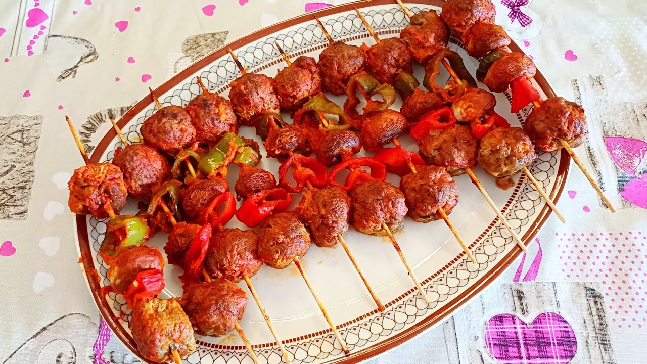 КЮФТЕНЦА НА ШИШ С ГЪБИ И ЧУШКИ НА ФУРНА