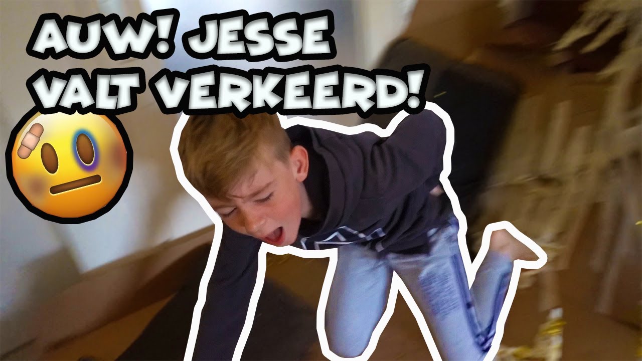 EXTREEM SNELLE GLIJBAAN MAKEN ! (GEVAARLIJK!) - De Bakkertjes #440