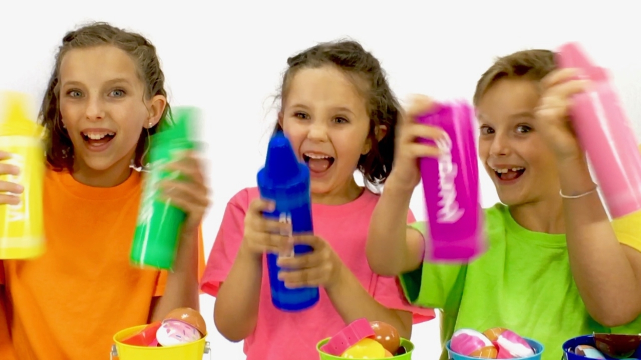 Learn English Words! Giant Surprise Color Crayon Toys with Sign Post Kids!