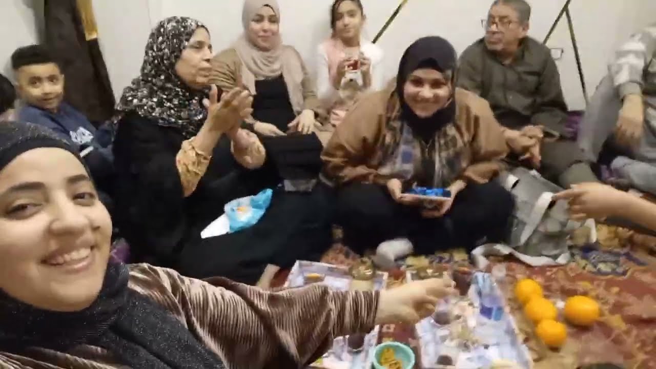 فطار اول يوم رمضان 🌛 اكبر مفاجاه لمه العيله كلها على الفطار تدوم لمتنا يارب 🤗