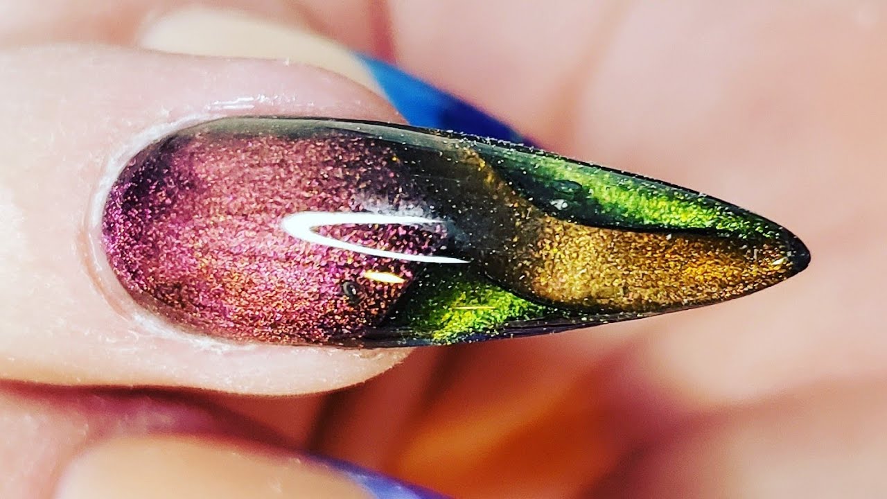 Magnetic gel polish nails | cat eye nails | 3D French nails