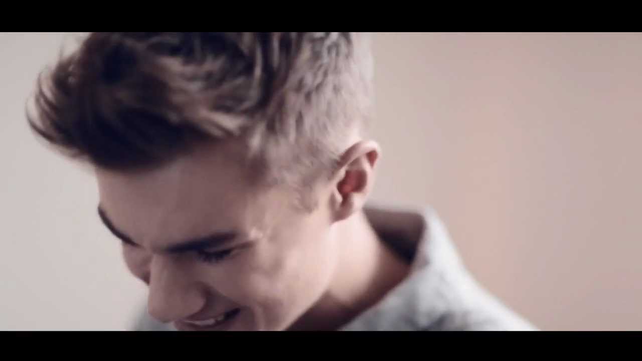 Kristoffer Rahbek - Hate That I Love You [Official Music Video]