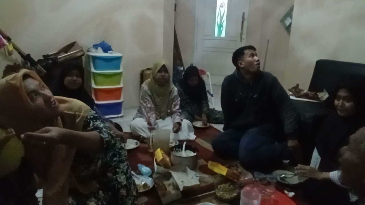#makanbersama #ayambakar #indahdesign