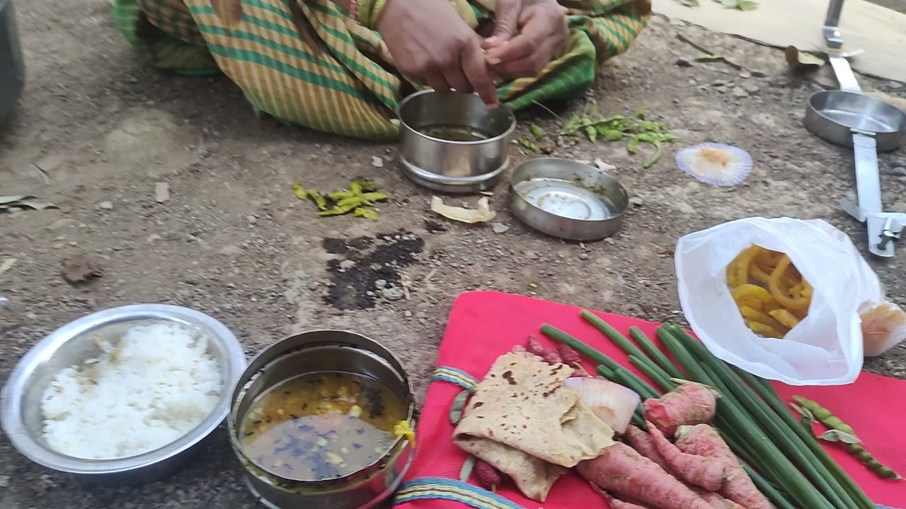 शेतातील दूपारच जेवन ♥️