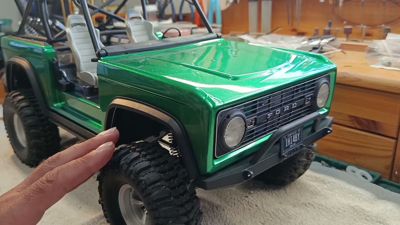 Axial Scx10 III Early Bronco mit neuer Karo.