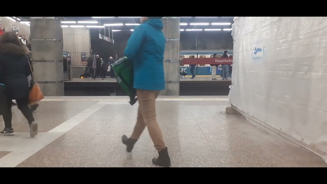 Mit der Linie U1 von Mangfallplatz nach Olympia-Einkaufs-zentrum mit der U-BAHN in München