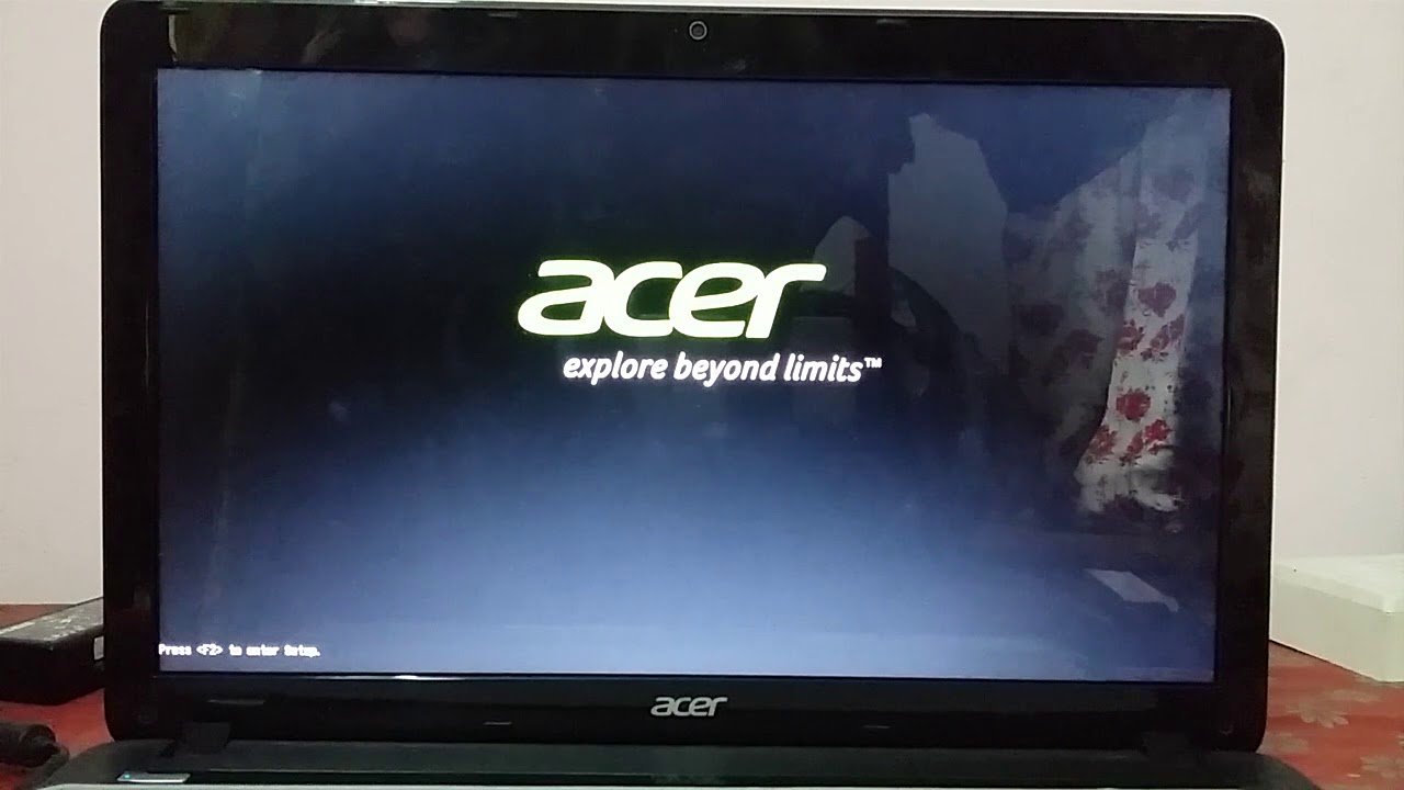 Acer Laptop easy Formatting & Clean install windows 7 Ultimate SP1 ISO  from CD or DVD.