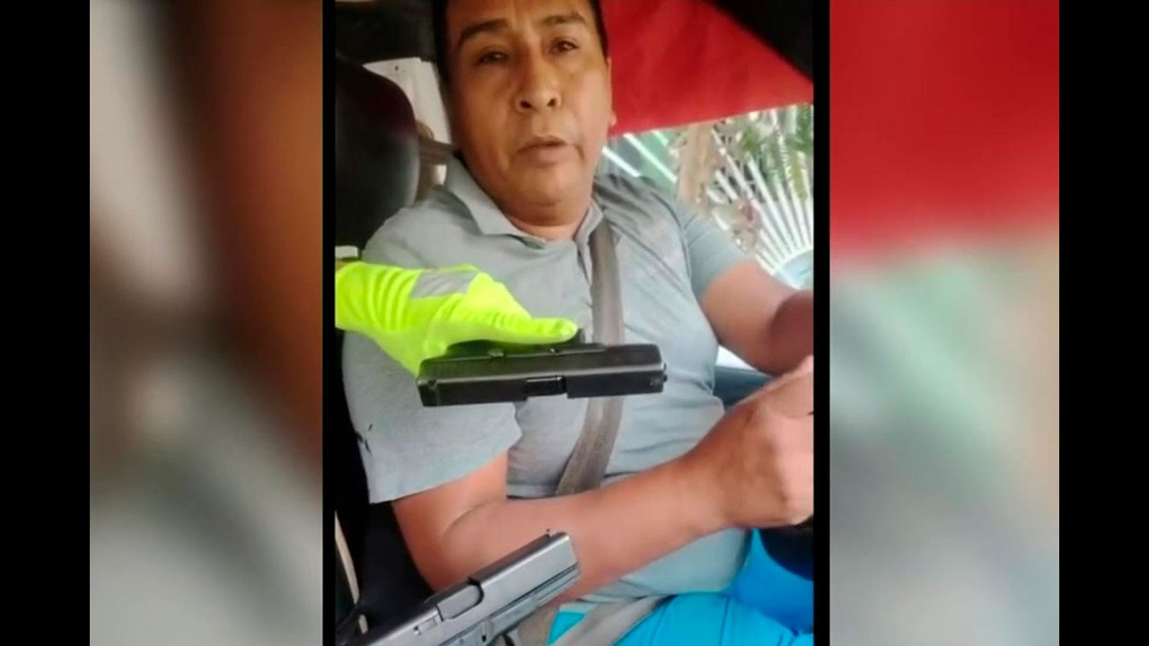 Extorsionadores amenazan con sus armas a colectivero para enviar mensaje de 'alineamiento'