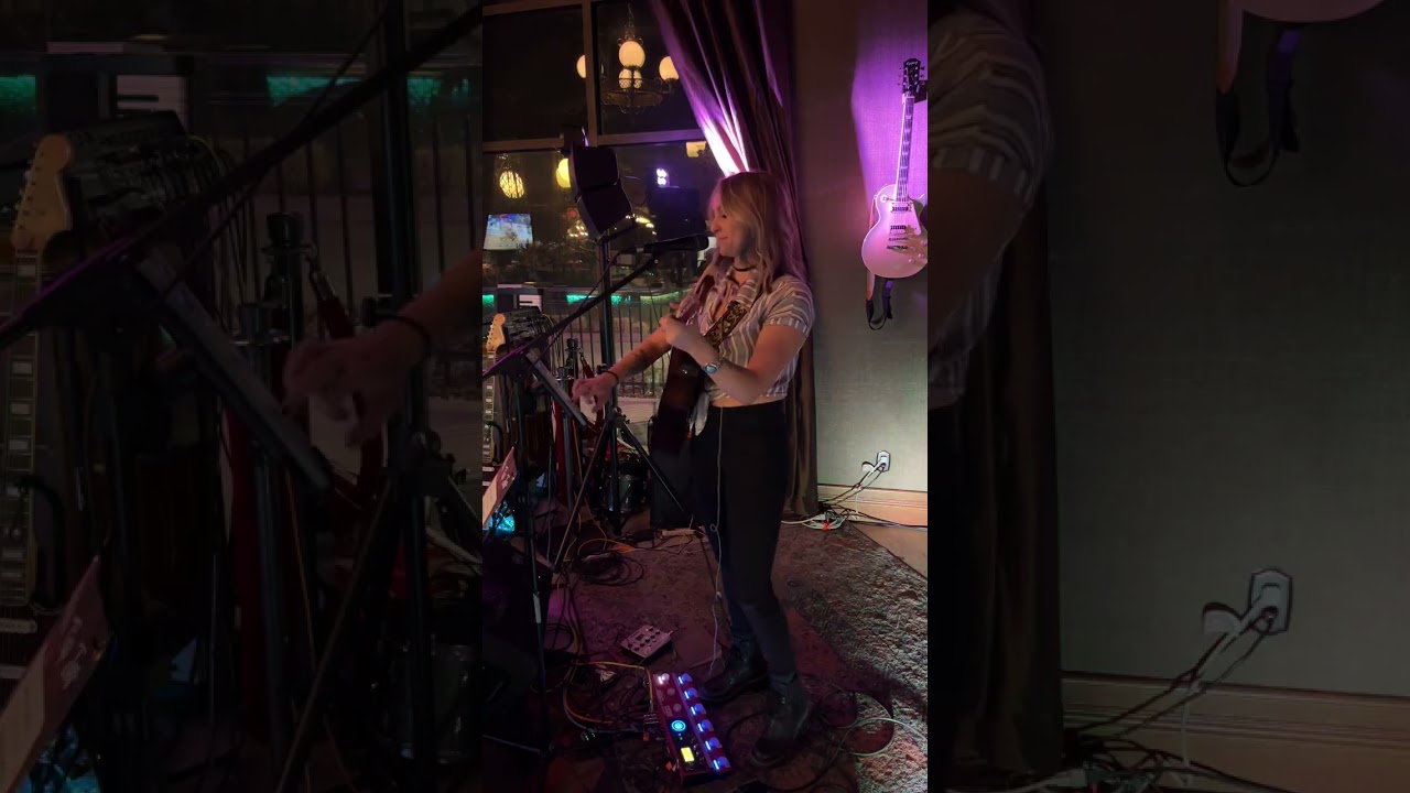 Live gig from Sidebar in Ogden, Utah! Singing, looping and playing violin! (Full gig)
