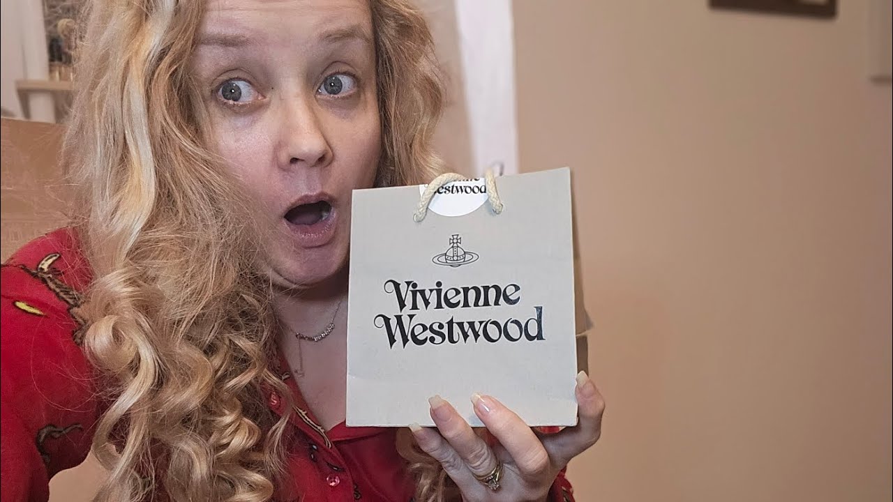 Vivienne Westwood Gold and Diamond jewelley unboxing. Plus advent calendar unboxings