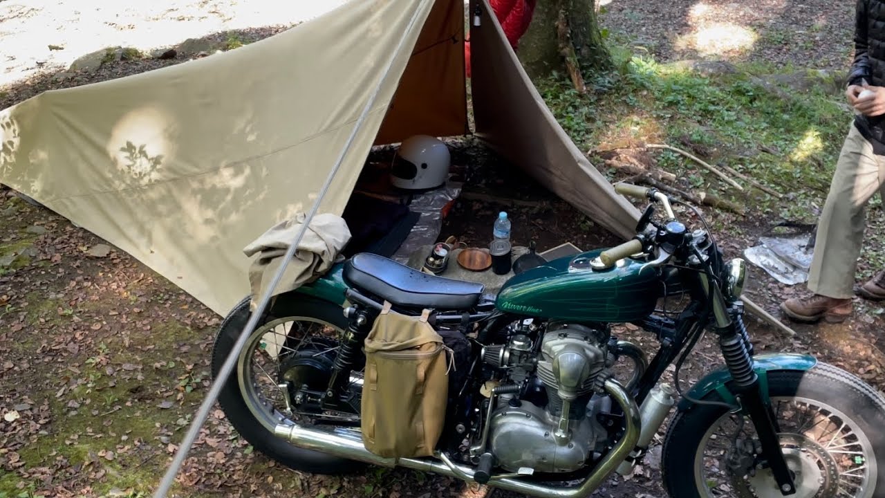 リフレクタープ(大)を連結するシェルター泊な秋のバイクミニマムソロキャンプ #62 Tarp to tarp Connect the tarps together. W650. unroof