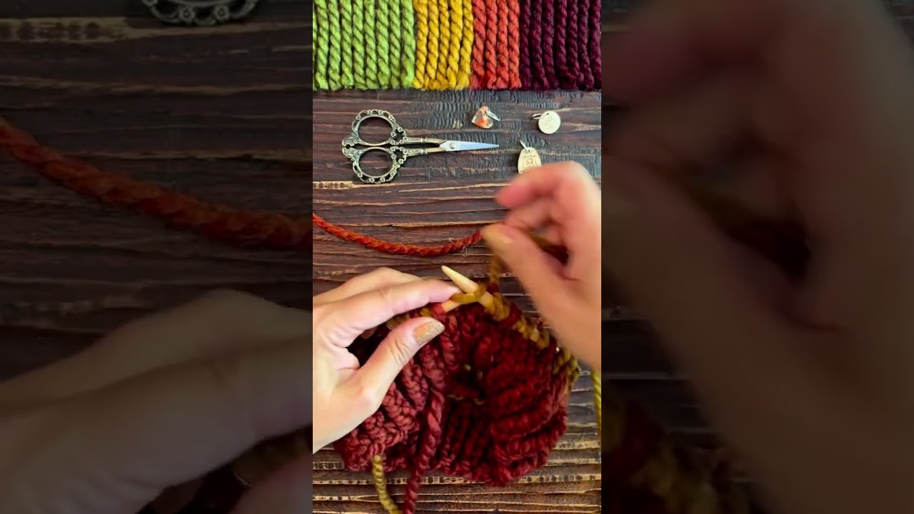 Who else is ready for fall??🍁🍂 🎥by @FlynnKnit on ig 🧶Wool Ease Thick and Quick #knit #yarn