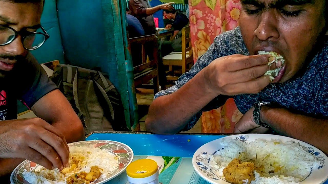 Eating Lunch(Rice/Aloo Bharta/Vegetables/Daal) With Friends at Chandpur Hotel