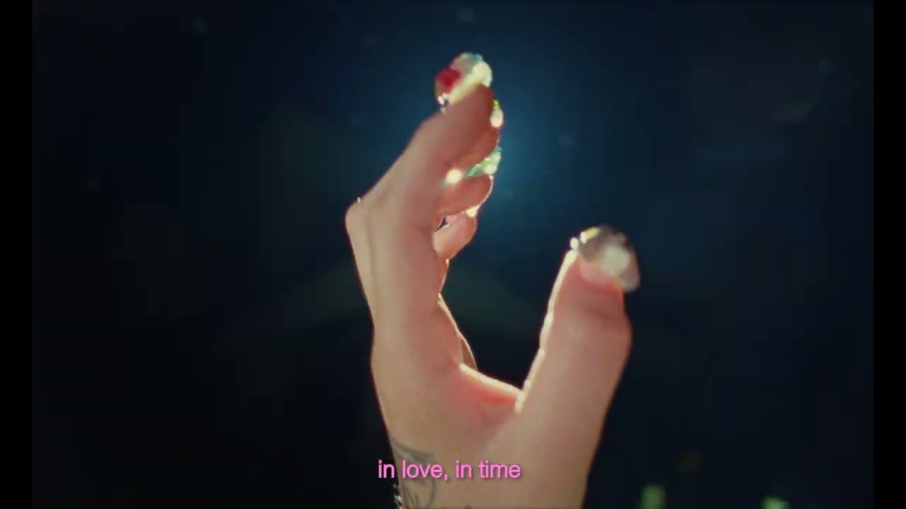 BENEE - Heaven (Official Lyric Video)