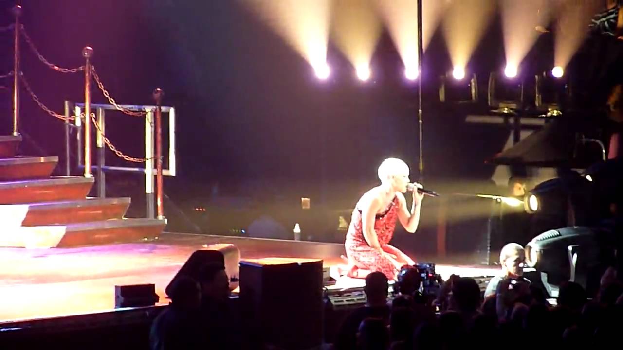P!nk in Sydney, July 18, 2009 - It's All Your Fault