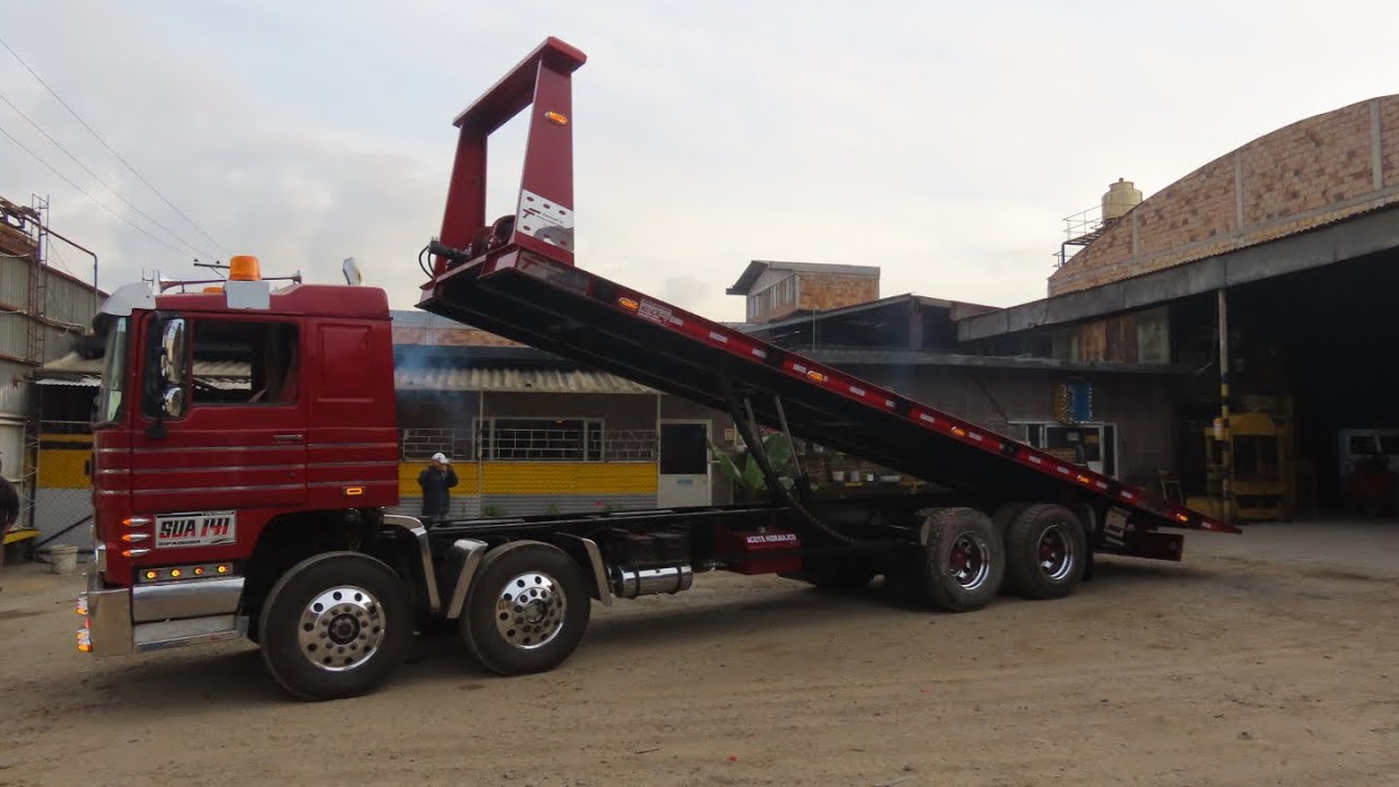 Fabricación de grúa Planchon 4 manos en camión pegaso.