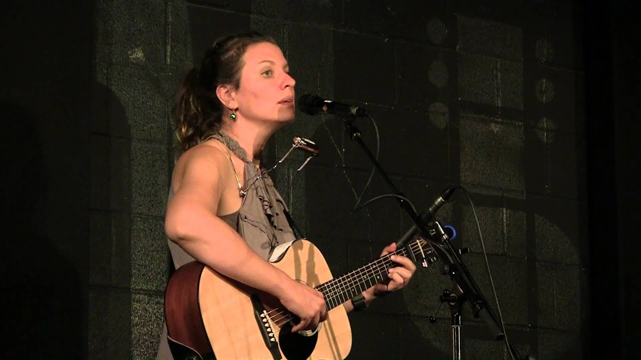 Antje Duvekot -  Sleepy Sea of Indigo and Blue - Live at McCabe's