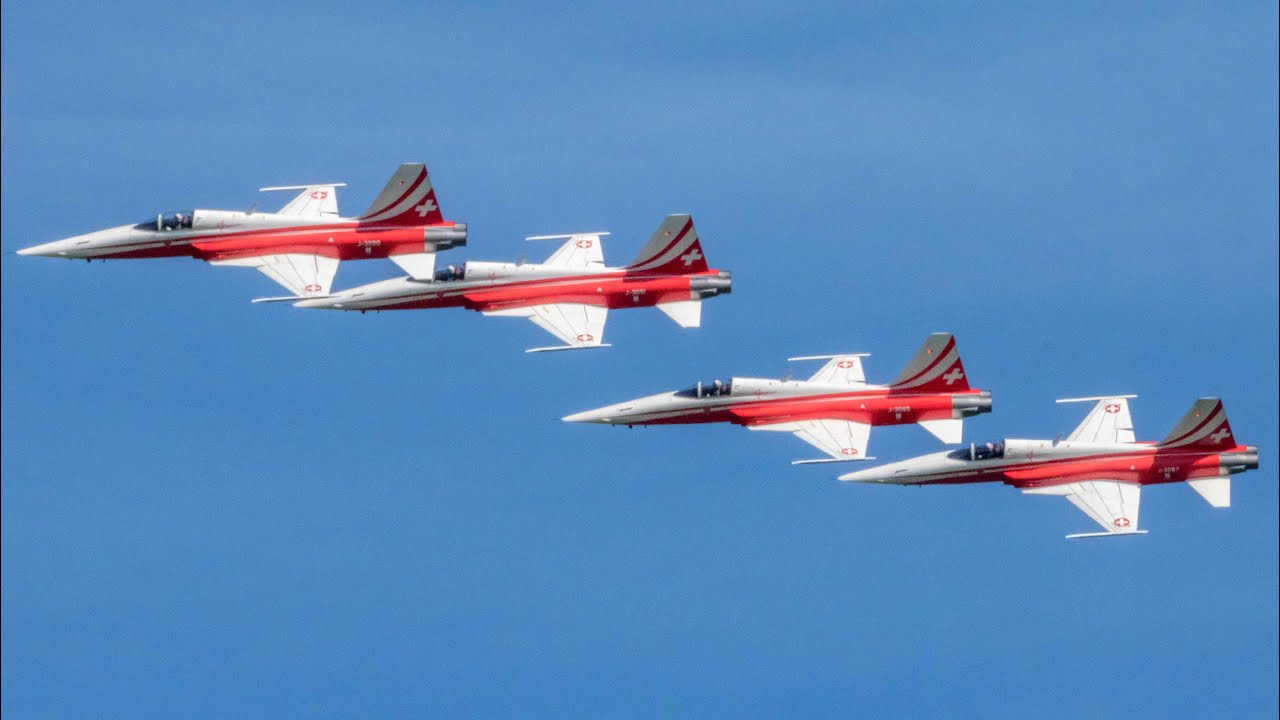 Patrouille Suisse Aerobatic Team [Airpower22]