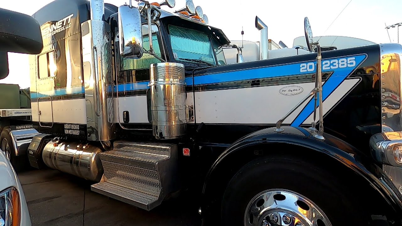 Amazing Peterbilt 389 Spotted At The Iowa 80 Worlds Largest Truck Stop
