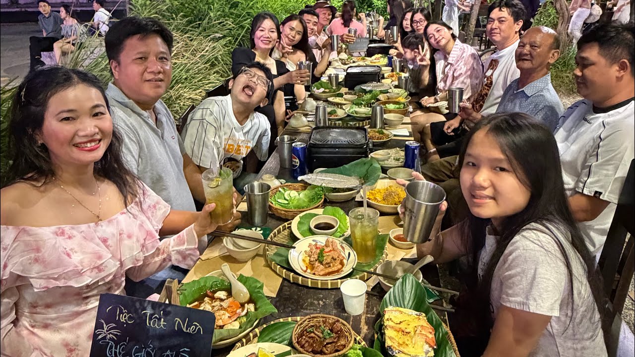 Tiệc tất niên THẾ GIỚI A LÔ ngày 9/2/2025 tại bờ sông thủ thiêm .