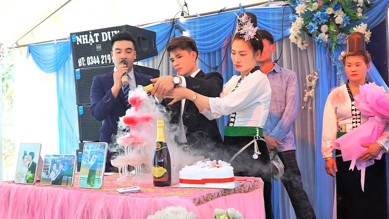 ĐÁM CƯỚI TÂY BẮC LTH CR VĂN QUỲNH & CD THỊ MÂU TẠI BẢN LỌNG CU XÃ MƯỜNG KHIÊNG