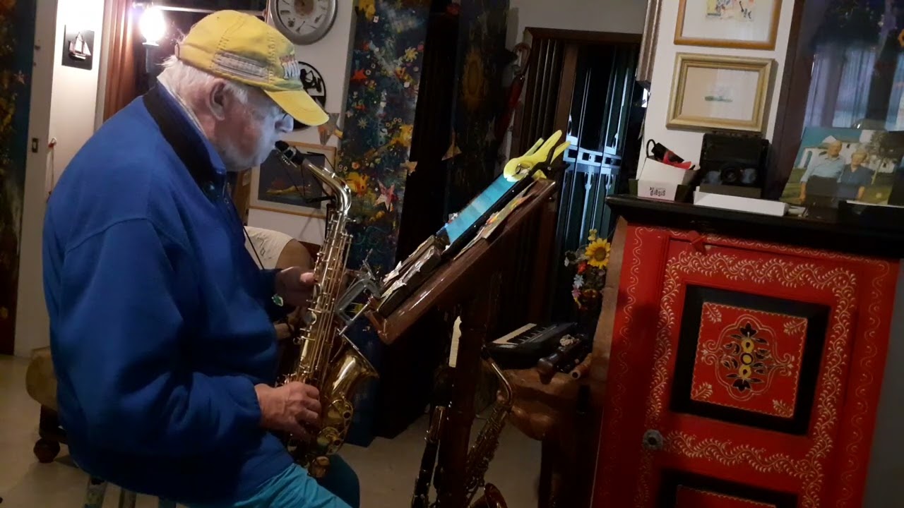 Streets of London . sax  vianini  giovanni  sax  contralto. Milano, Italia. 2026.