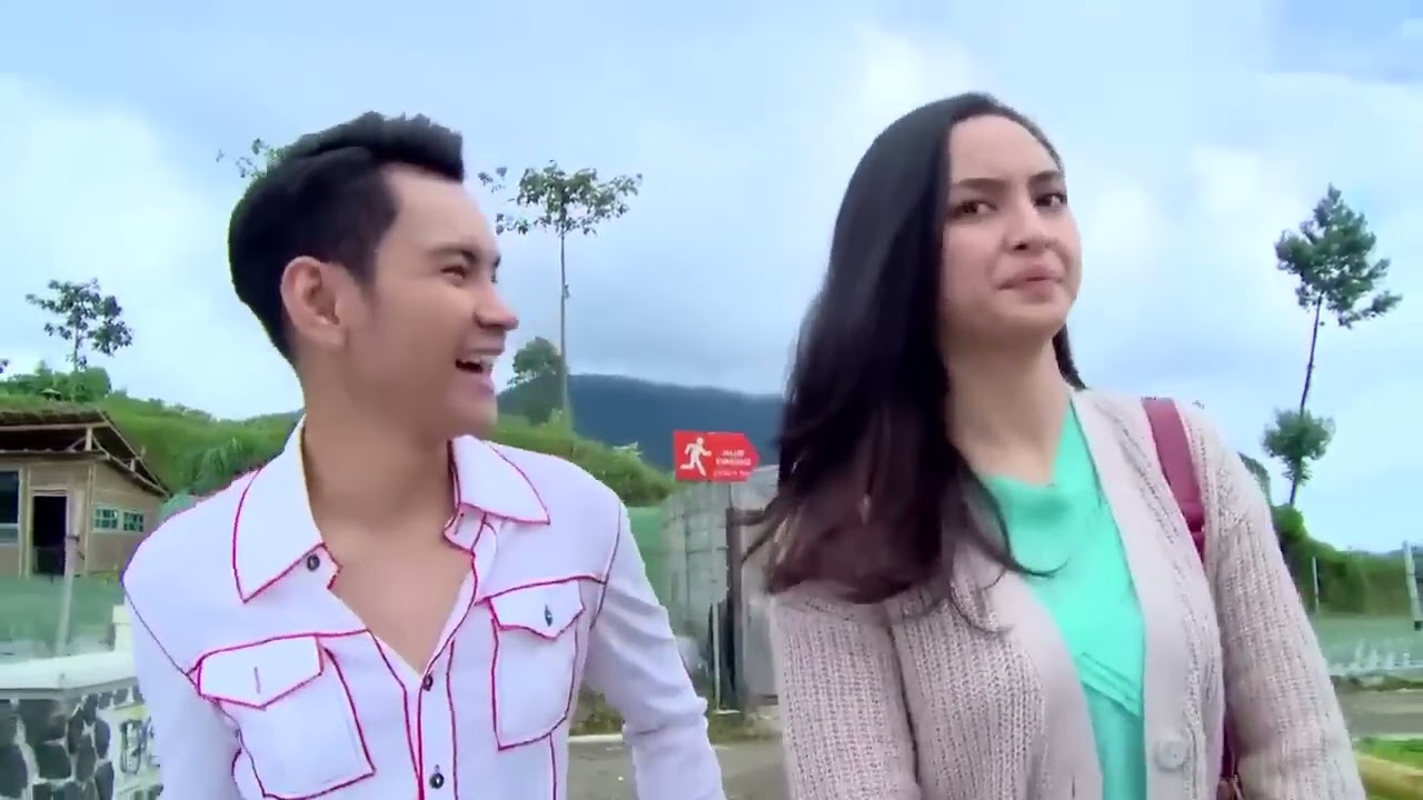 FTV TERBARU - CEWEK KOTA BERKUNJUNG KE DESA, JATUH HATI PESONA PRIA DESA SEDERHANA