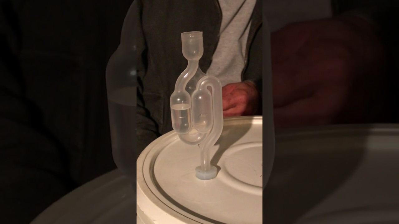 Vídeo #8   Lacrando o balde de fermentação