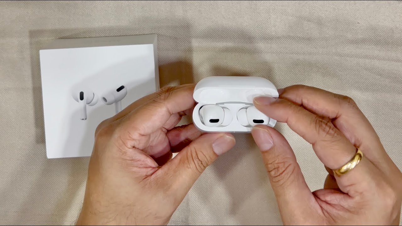 Unboxing AirPods Pro with MagSafe charging case