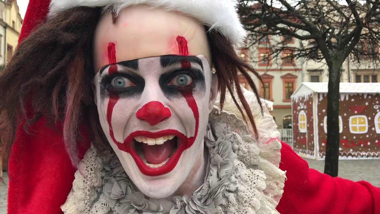 ŠOK! Hororový klaun peče cukroví aneb Vánoce se špínou!
