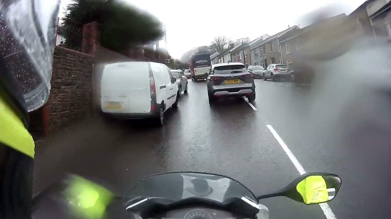 A rainy day ride on the honda vfr but that V4 sounds too good to care