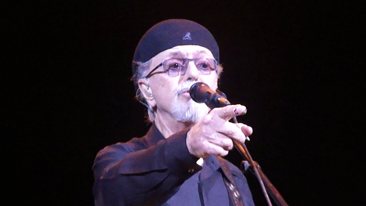 Dion - "Runaround Sue" at The Paramount Theater in Asbury Park NJ (August 5, 2018)