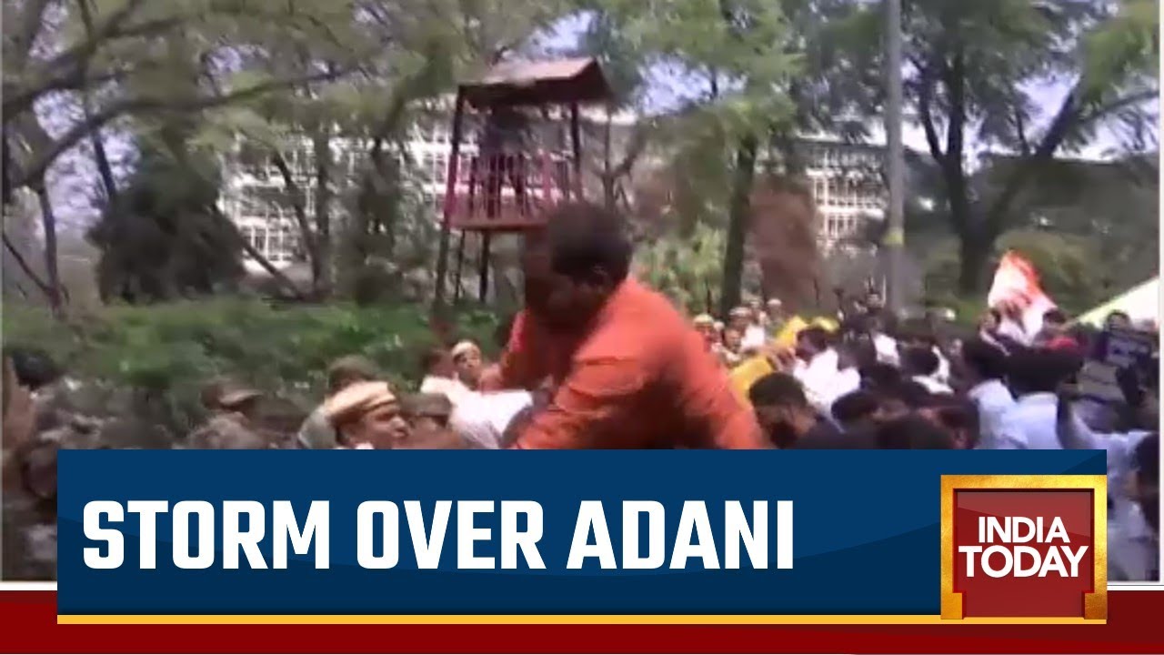 Youth Congress Protest Against Adani Outside Delhi L-G Residence | Watch