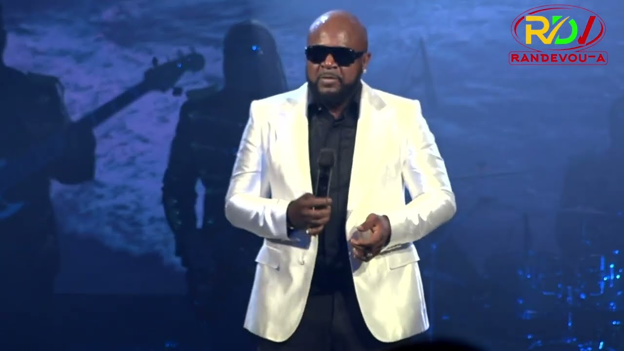 Nu Look Me Koman Yo the Prezante Maestro Arly Lariviere ak Philharmonic la Ki te Komanse Show a NYC