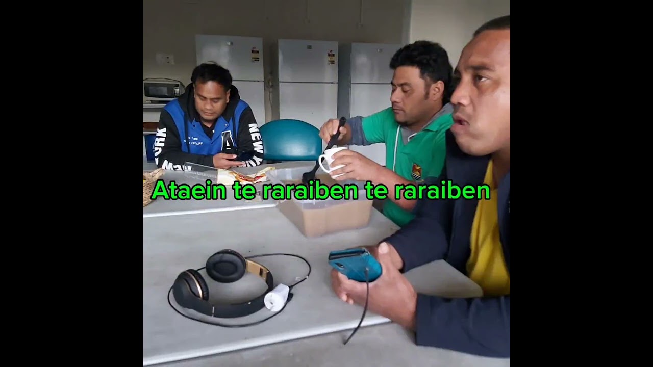 Ataein te kanenei & Ataein te raraiben - Karaoke
