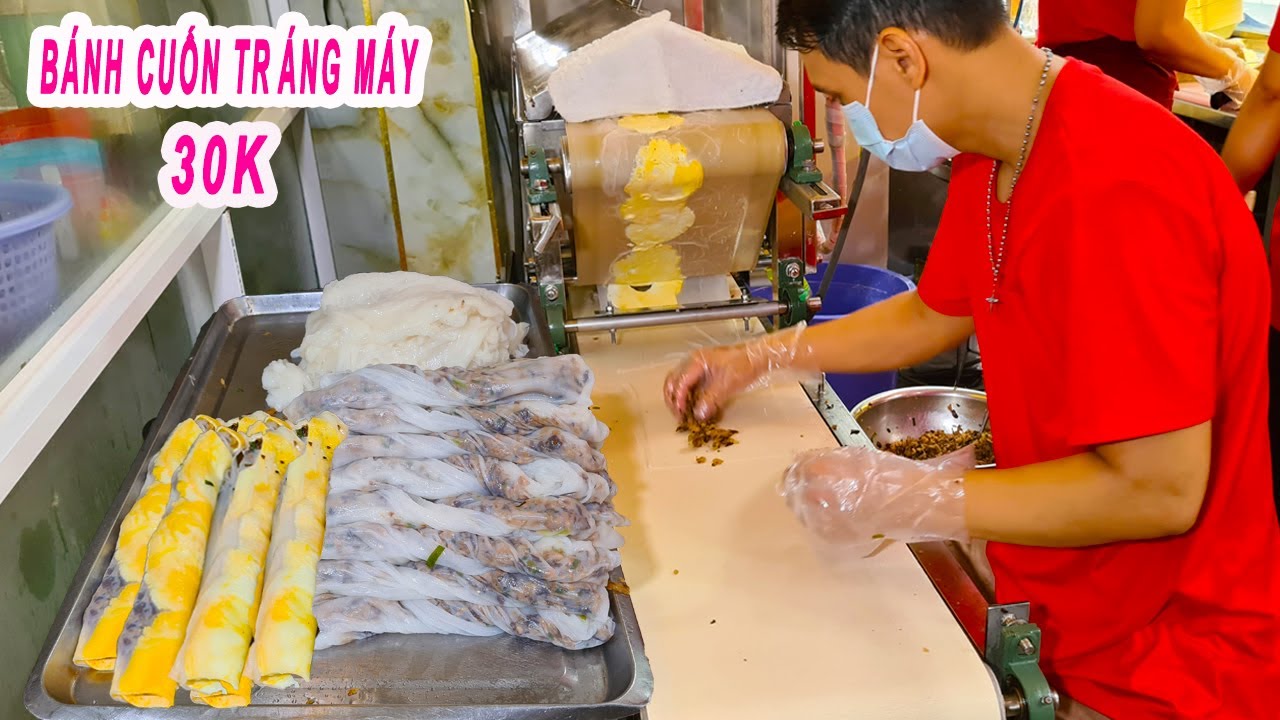 Độc lạ BÁNH CUỐN TRÁNG BẰNG MÁY hút khách thời Cô vít ở Sài Gòn